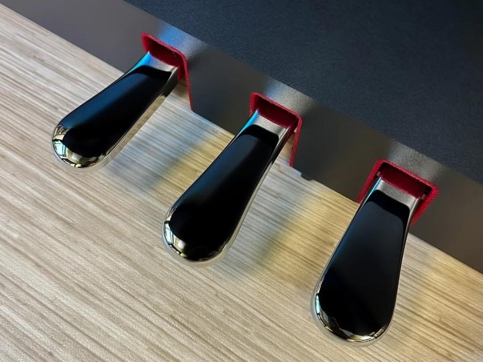 Hình ảnh chi tiết YAMAHA CLP-785 B góc chụp 7